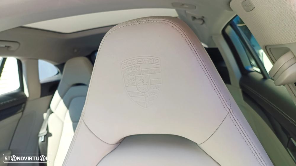 Porsche Panamera 4 E-Hybrid - 12