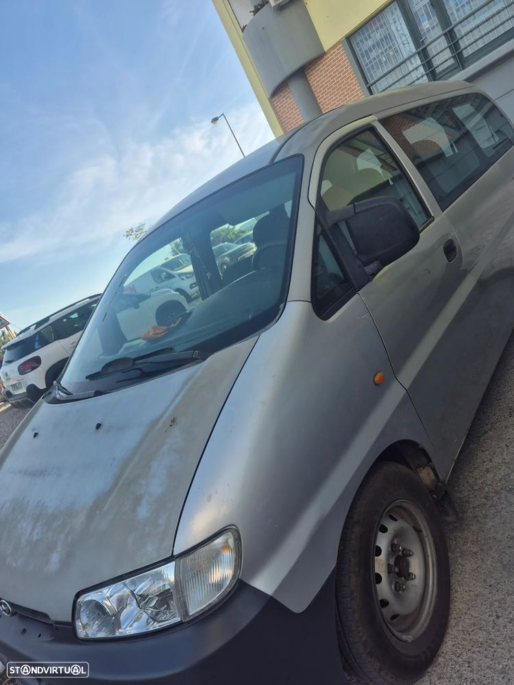 Hyundai H-1 Starex - 4