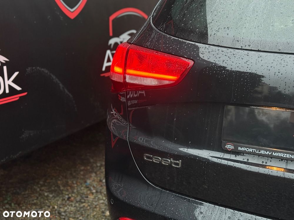 Kia Ceed - 11