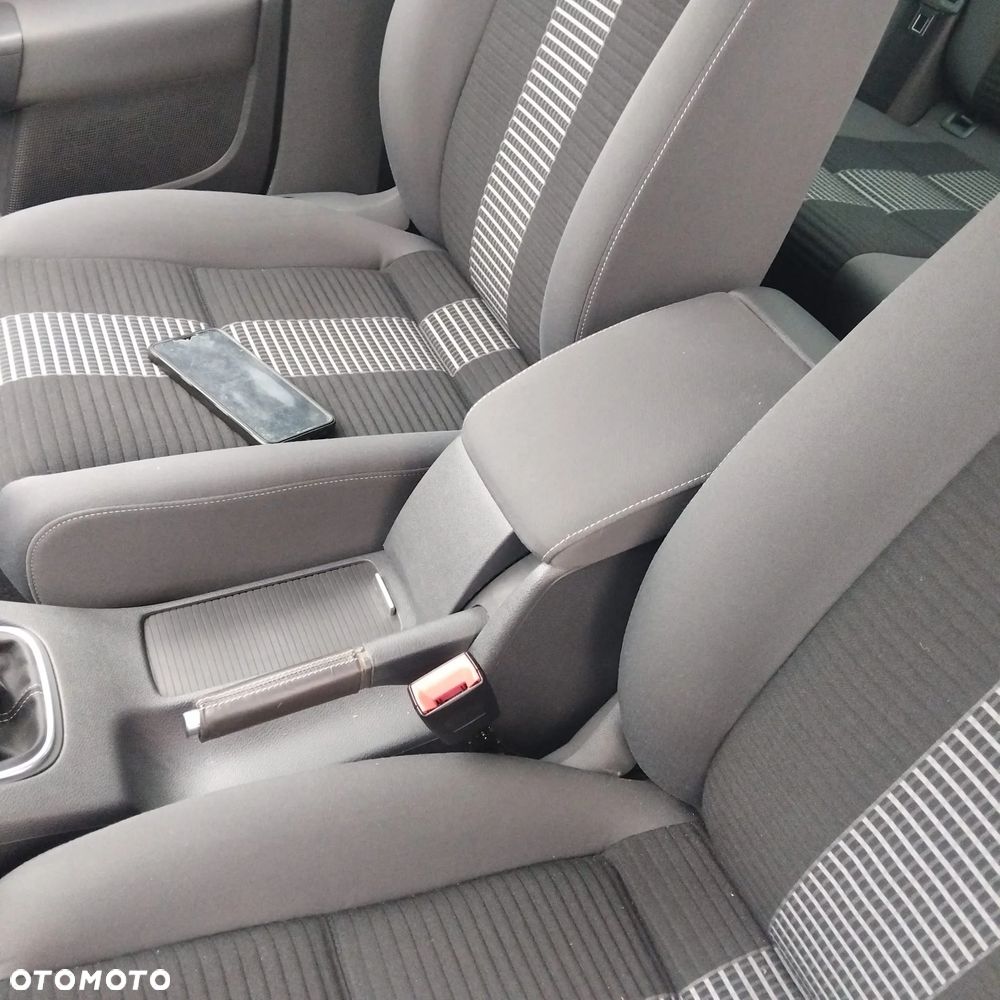 Volkswagen Golf 1.6 United - 13