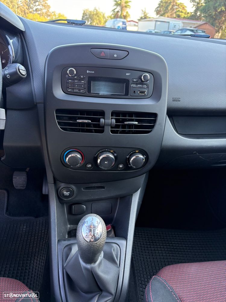 Renault Clio 1.2 16V Confort - 12