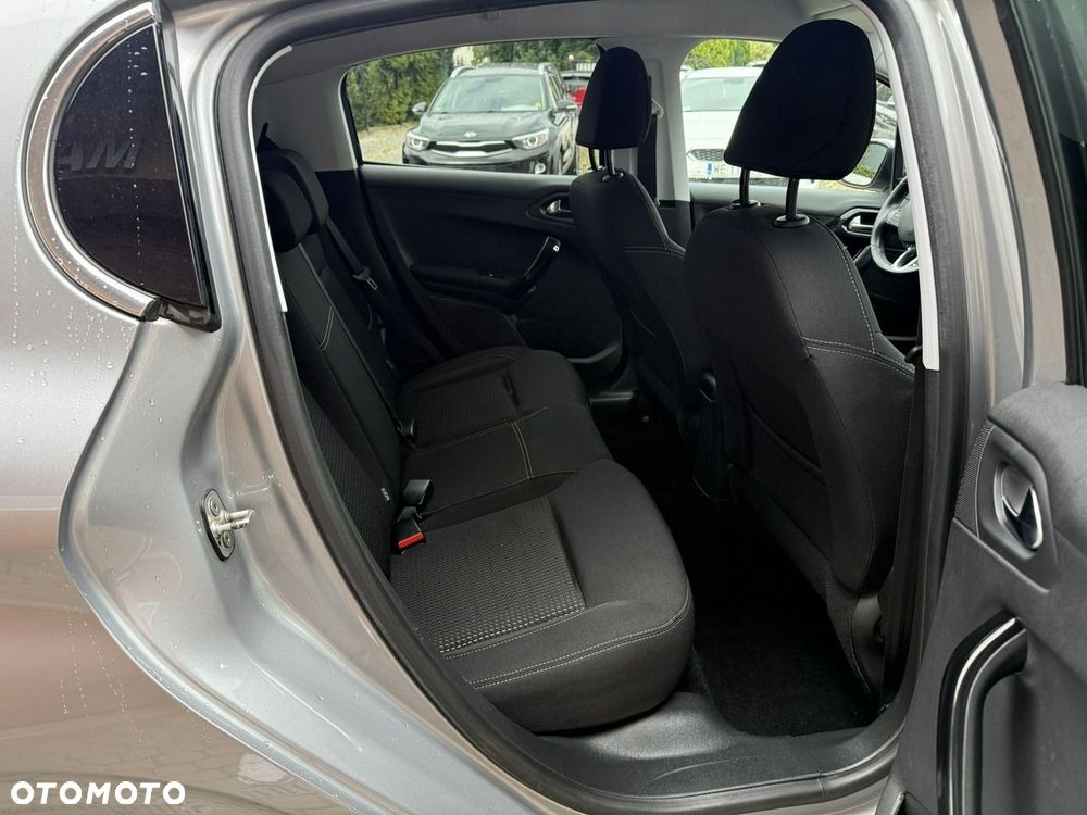Peugeot 208 - 27