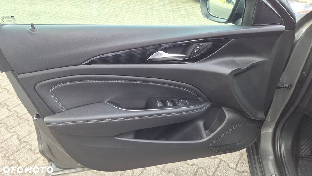 Opel Insignia - 12