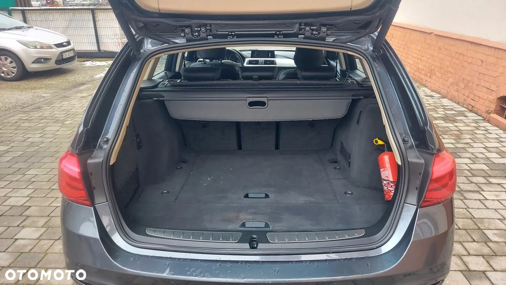 BMW Seria 3 318d - 10