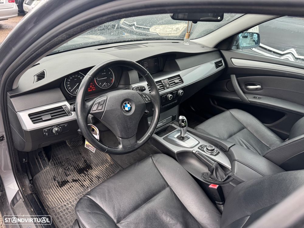 BMW 520 dA Executive - 8