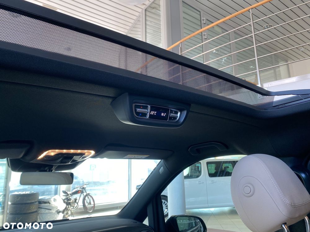 Mercedes-Benz Klasa V - 37