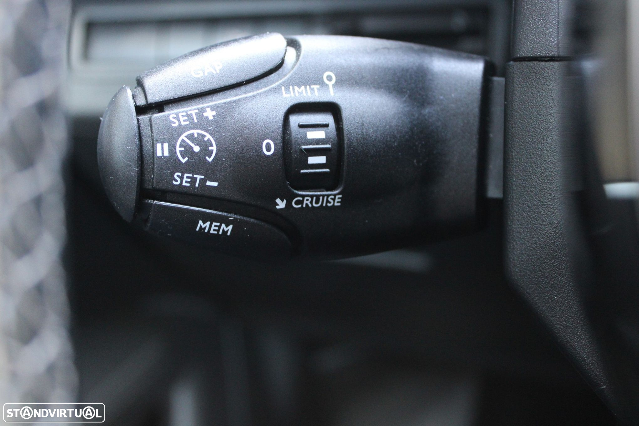 Peugeot 3008 1.2 PureTech Allure EAT8 - 33