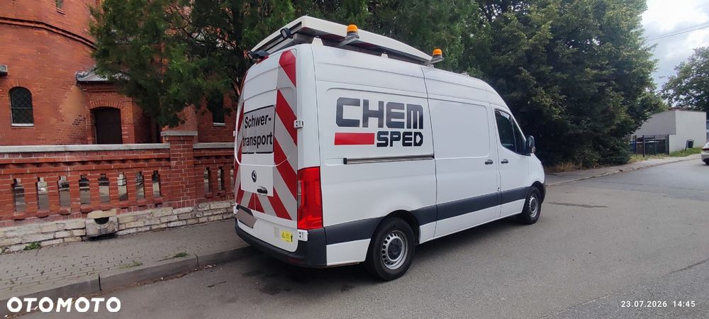 Mercedes-Benz Sprinter - 4