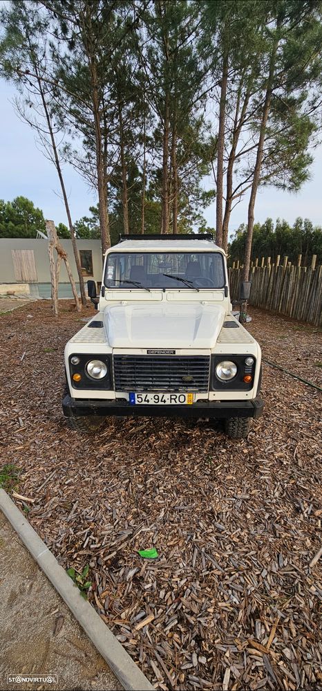 Land Rover Defender - 3