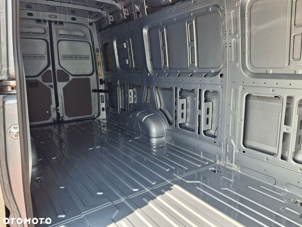 Volkswagen Crafter - 14
