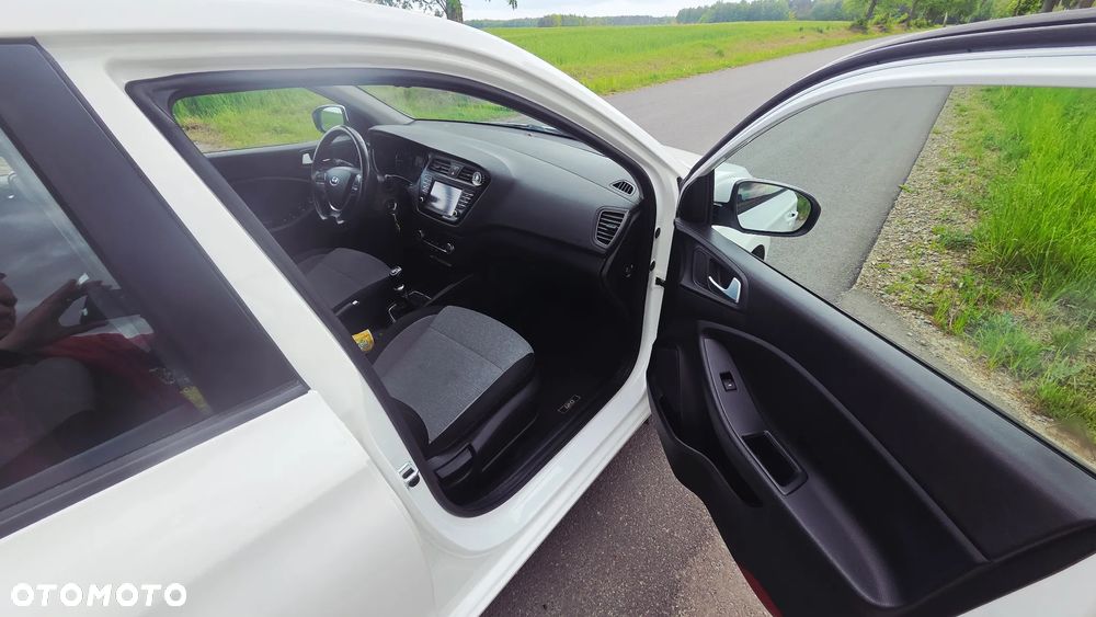 Hyundai i20 - 16
