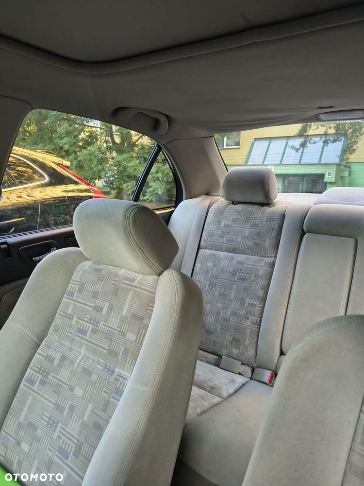 Honda Accord 2.0 ES - 19
