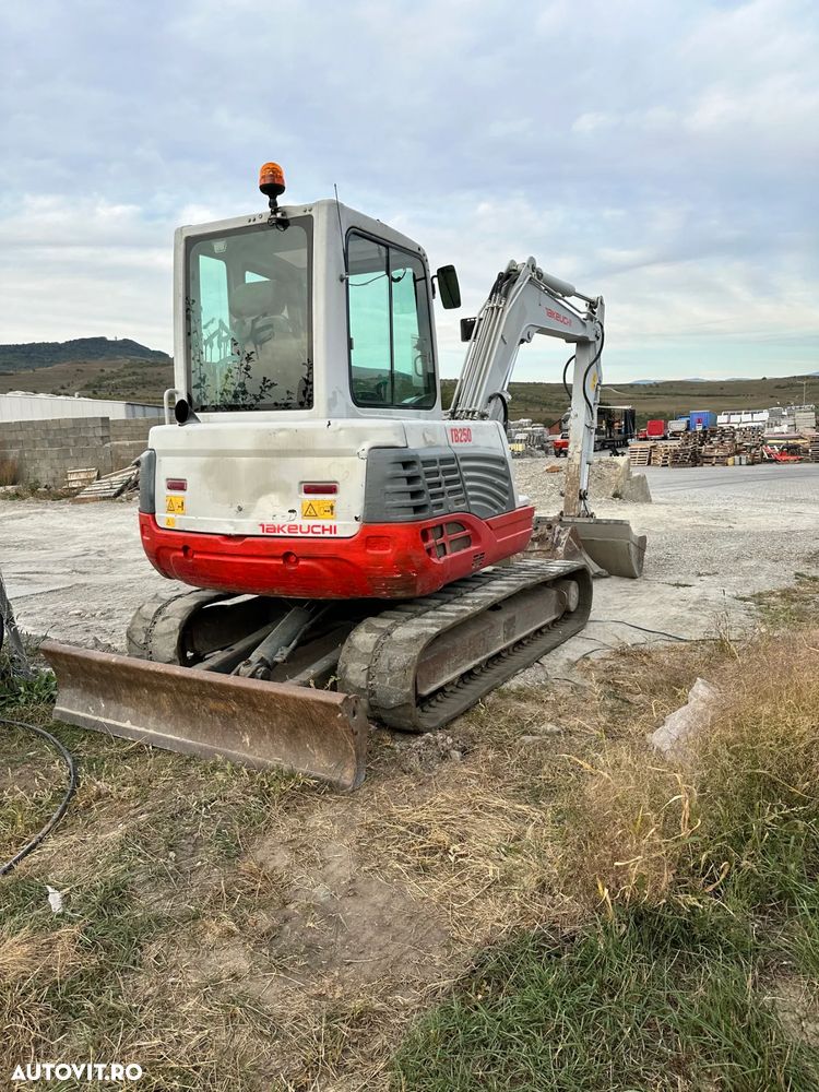 Takeuchi - 5
