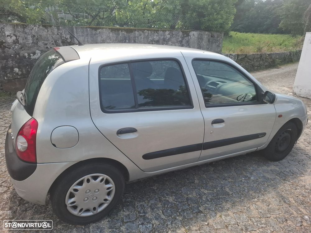 Renault Clio 1.2 16V Confort Authentique - 4
