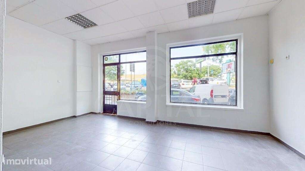Loja de 2 Pisos nas Patameiras – Odivelas - Grande imagem: 3/23