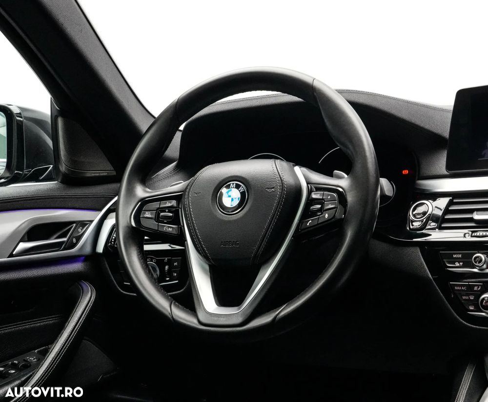 BMW Seria 5 530d xDrive Aut. Luxury Line - 19