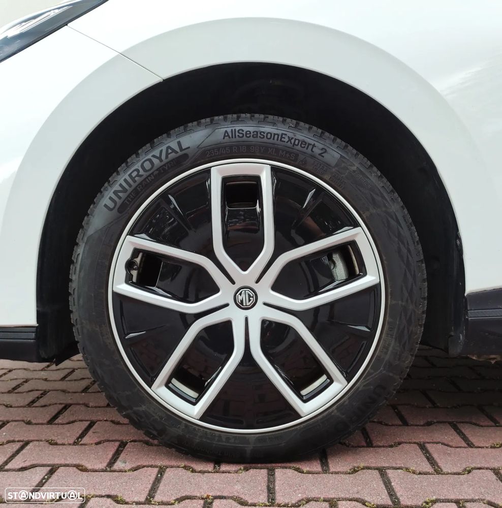 MG MG4 77 kWh Extended Range Luxury - 36