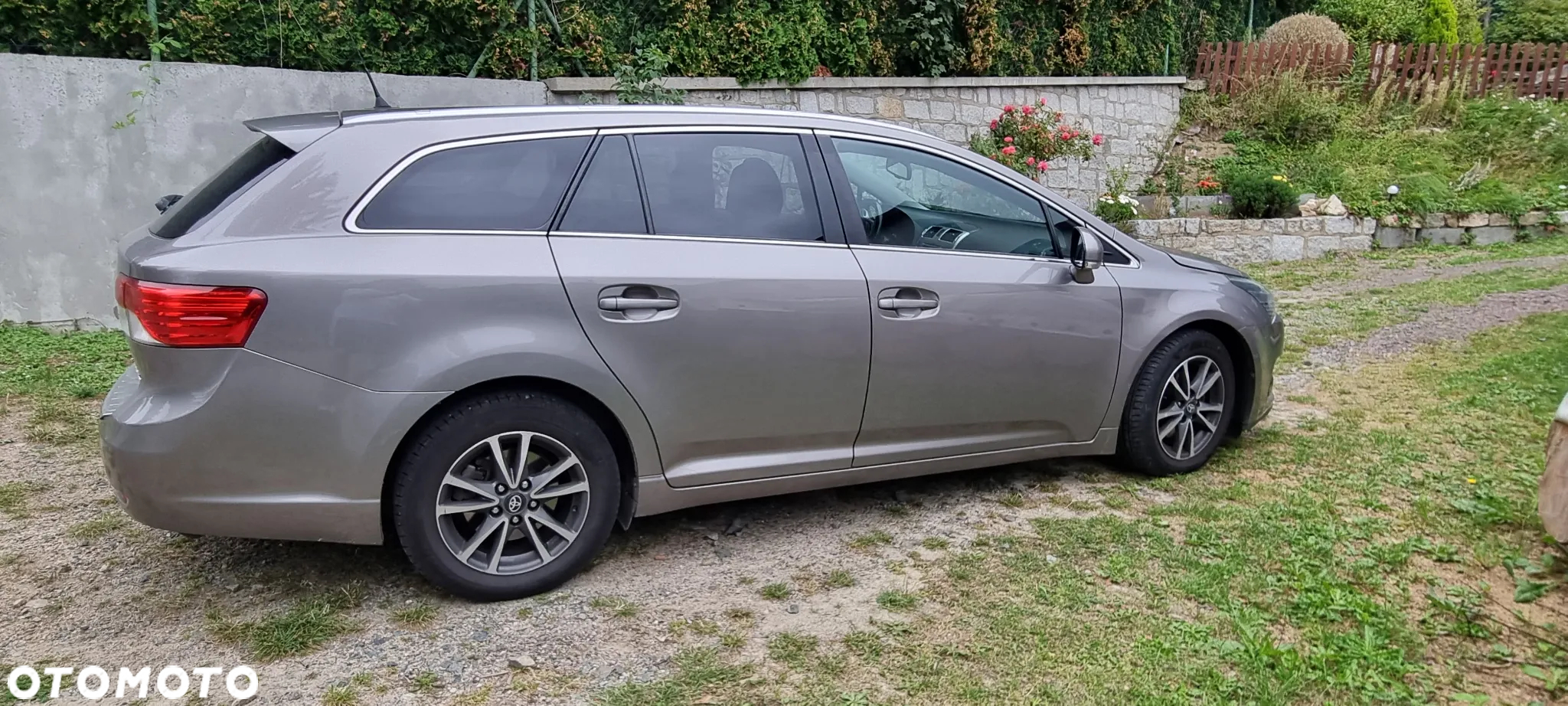 Toyota Avensis - 9