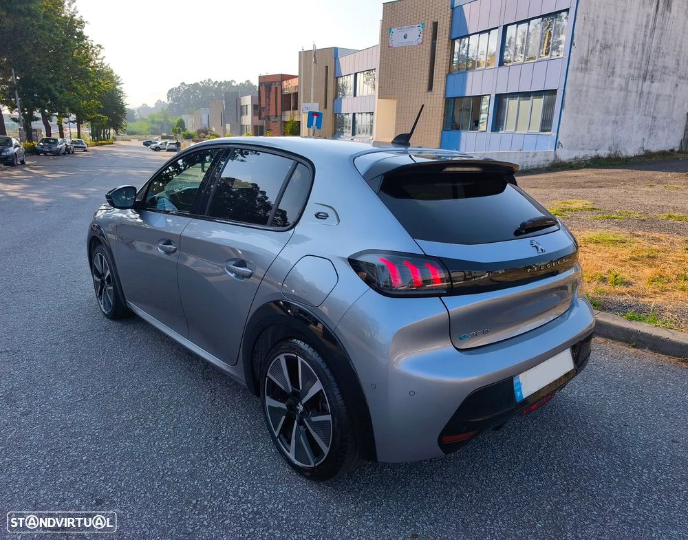 Peugeot e-208 GT - 4