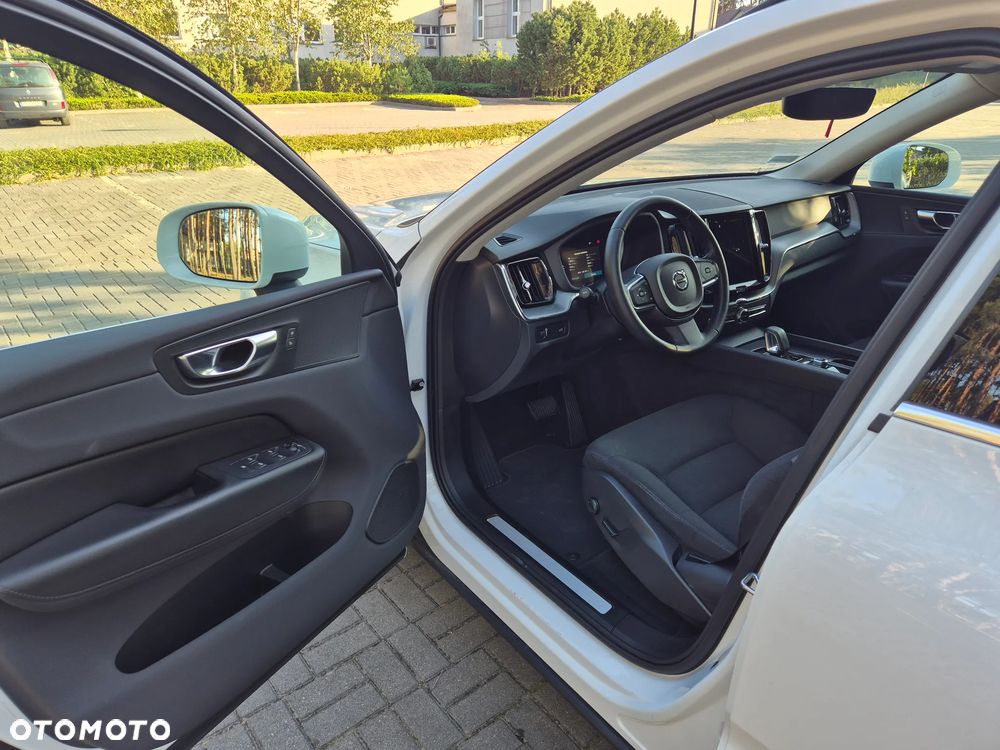 Volvo XC 60 B4 B Momentum Pro - 8