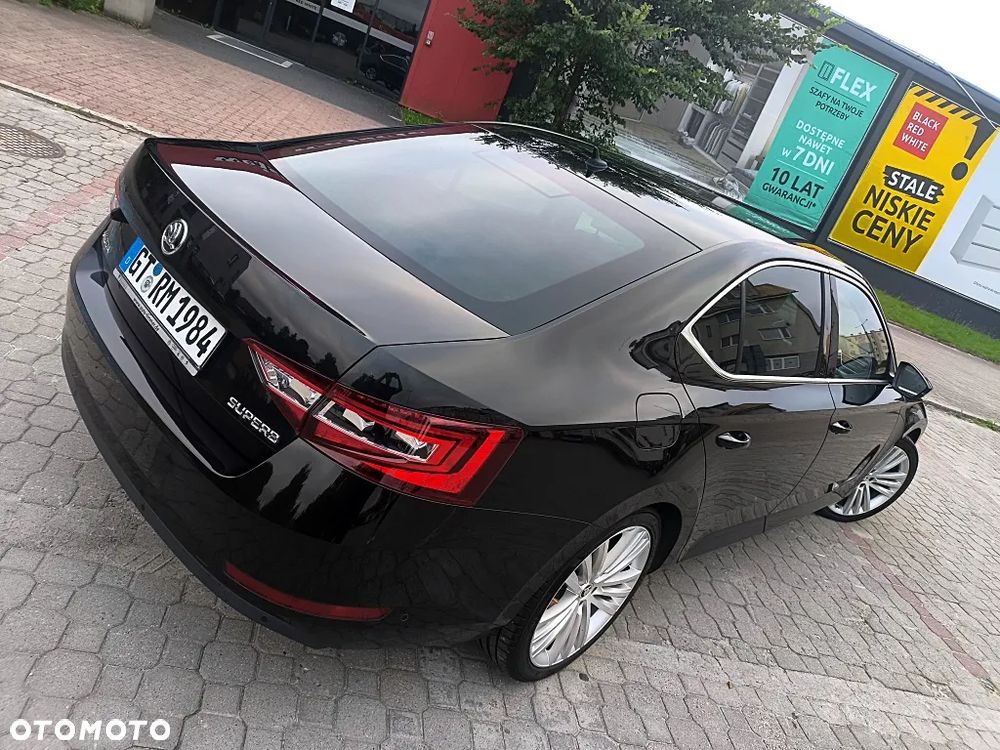 Skoda Superb 2.0 TDI DSG Premium Edition - 21