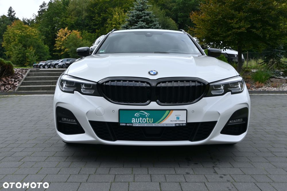BMW Seria 3 320d xDrive Edition M Sport Shadow - 40
