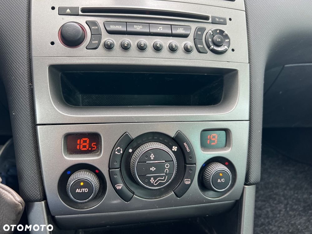 Peugeot 308 1.6 Premium - 23