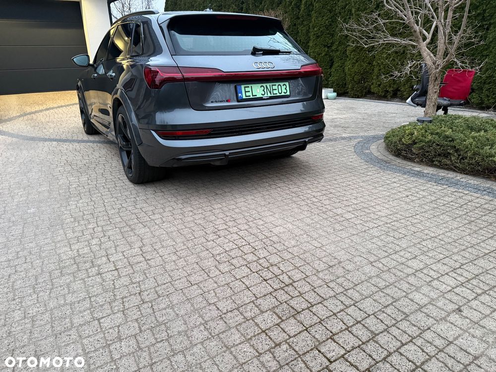 Audi e-tron - 14