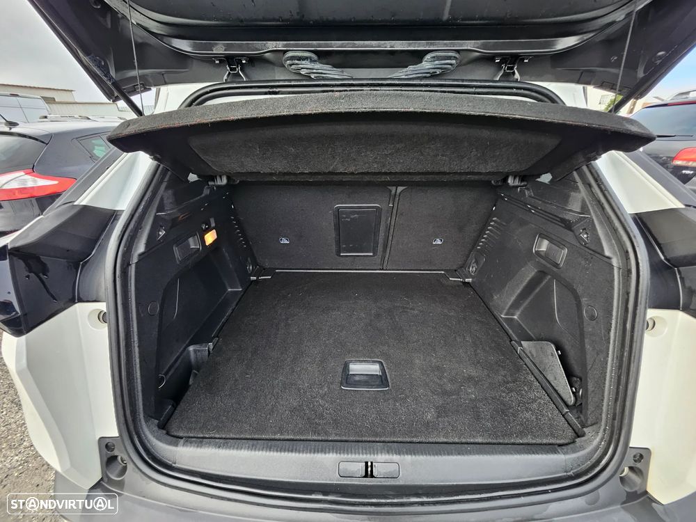 Peugeot 3008 1.5 BlueHDi Allure EAT8 - 19
