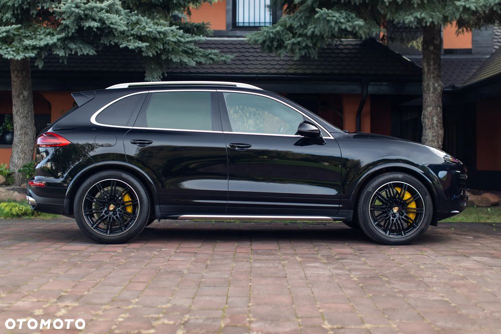 Porsche Cayenne Turbo S - 4
