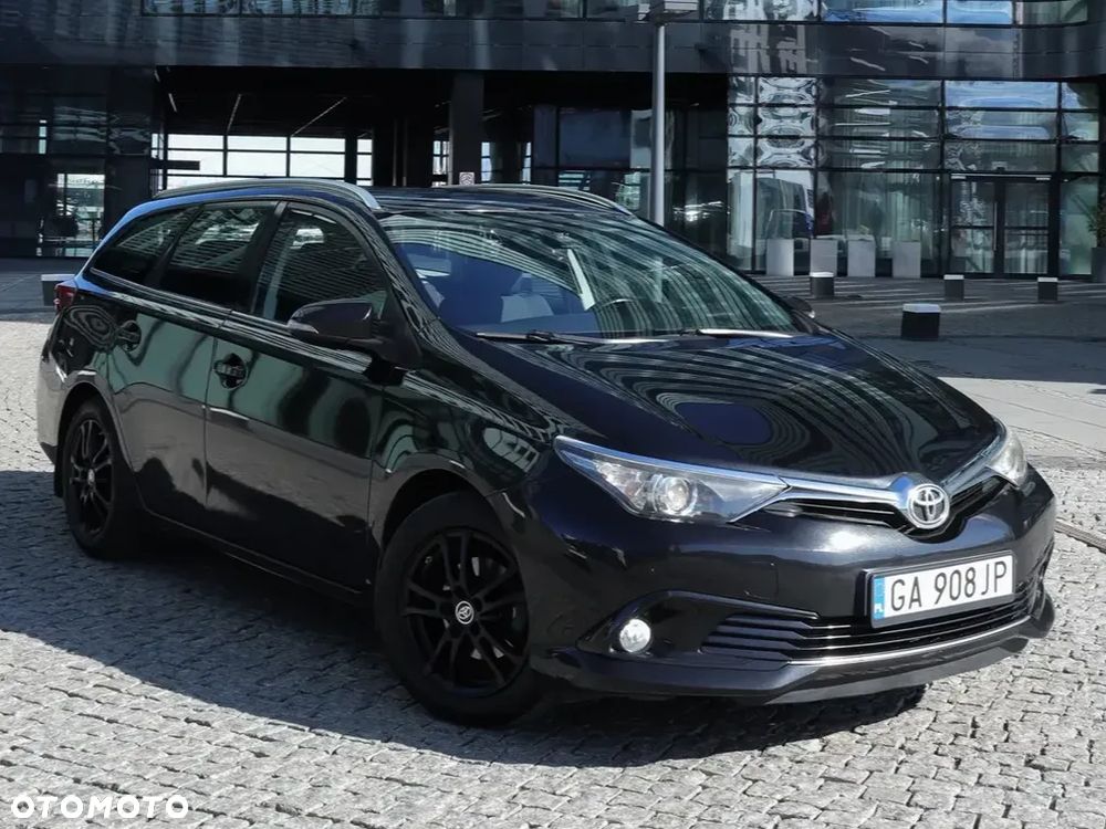 Toyota Auris - 1