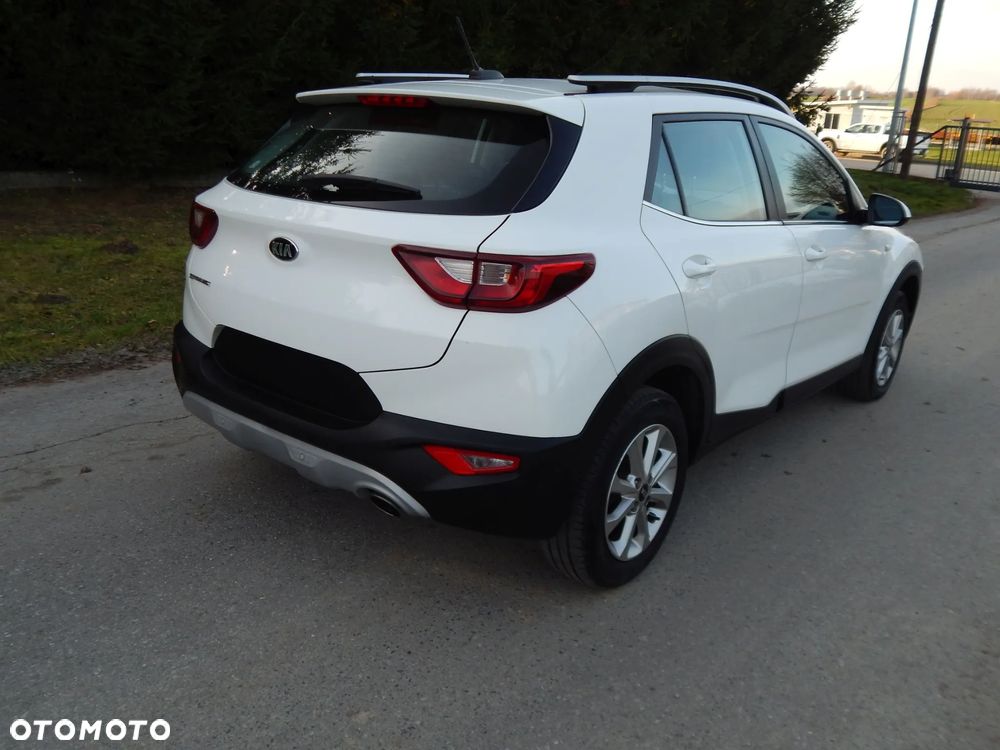 Kia Stonic 1.4 L - 8