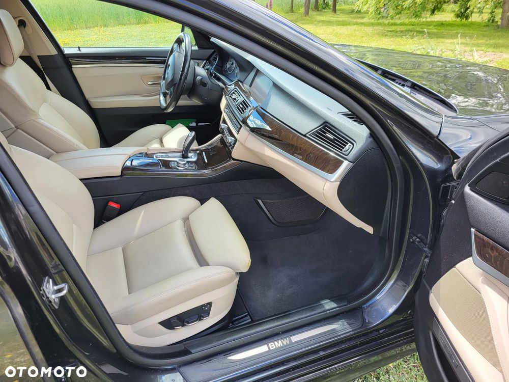 BMW Seria 5 528i - 16