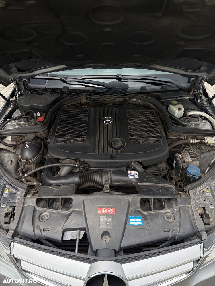 Mercedes-Benz E - 12