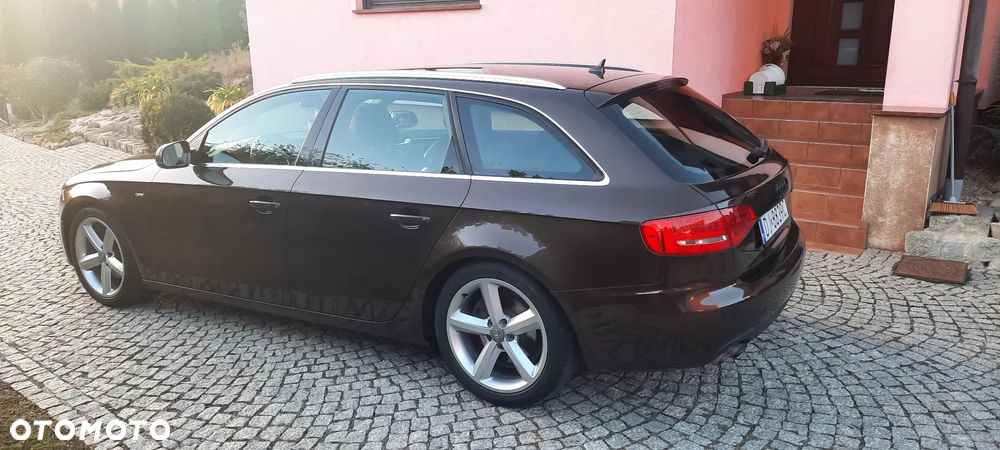 Audi A4 ver-avant-2-0-tdi-dpf-s-line-sportpaket-plus- - 4