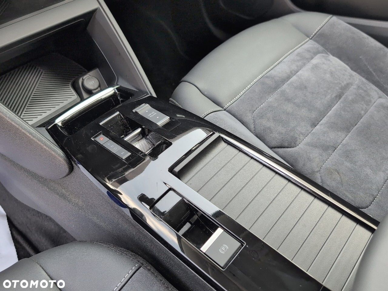 Citroën C4 1.2 PureTech Max S&S EAT8 - 12
