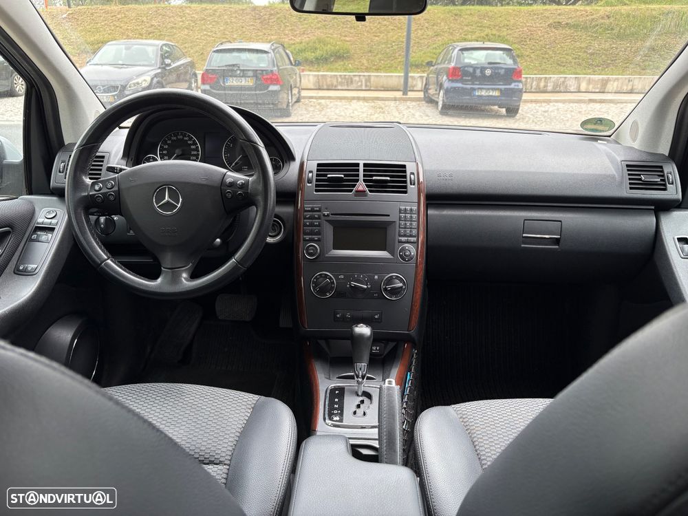 Mercedes-Benz A 180 Autotronic Elegance Special Edition - 11