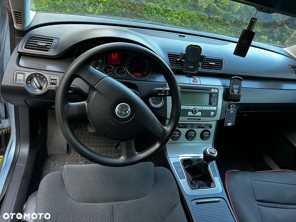 Volkswagen Passat 2.0 TDI Comfortline - 8