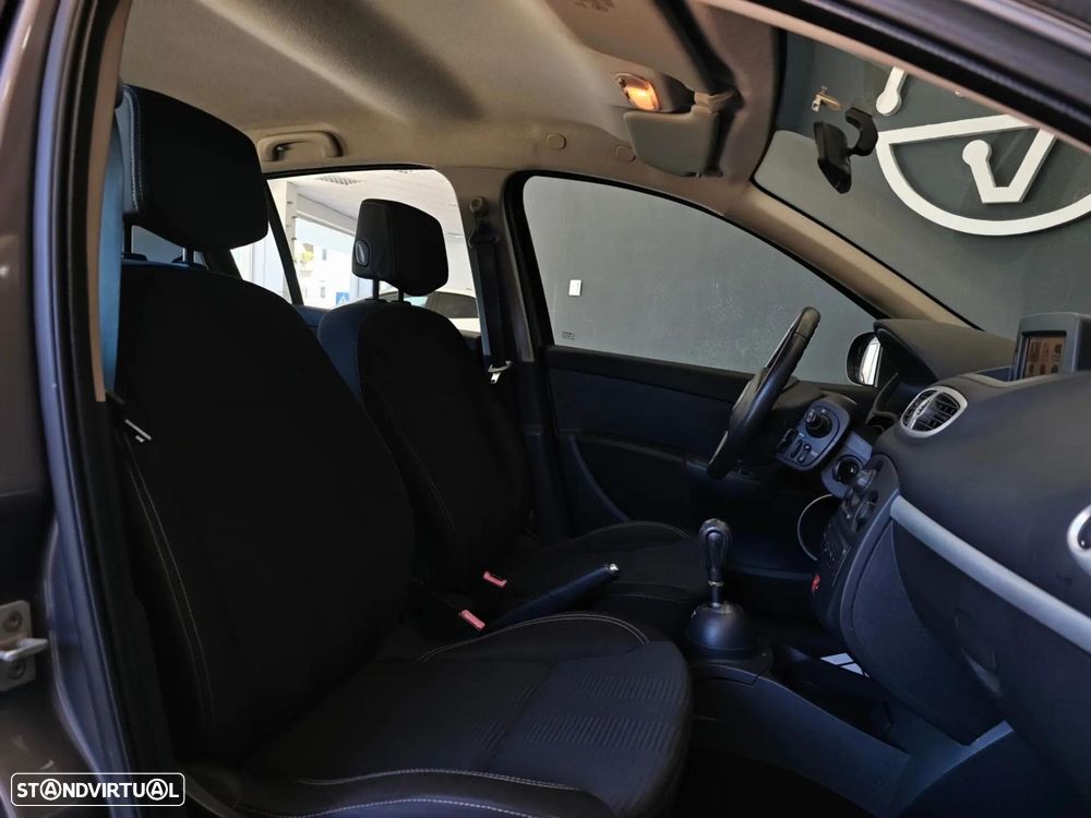 Renault Clio 1.5 dCi Dynamique S C.Reb. - 40