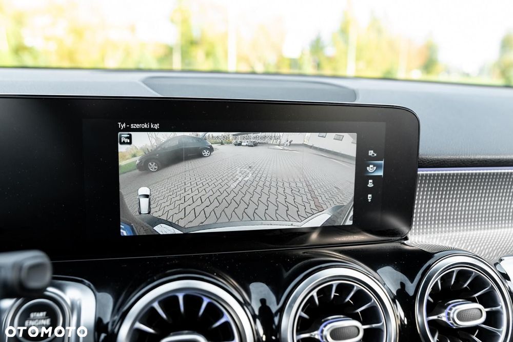 Mercedes-Benz GLB 220 d Progressive 8G-DCT - 24