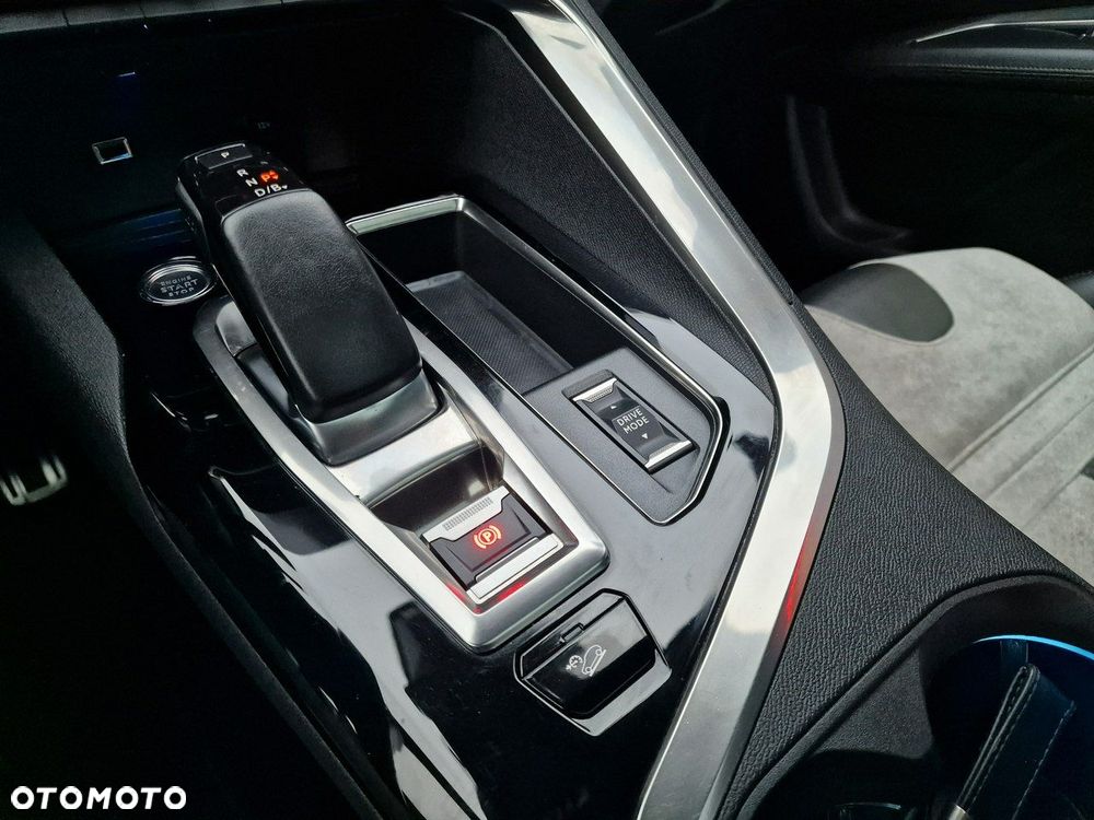 Peugeot 3008 1.6 PureTech HYbrid4 GT S&S EAT8 - 30