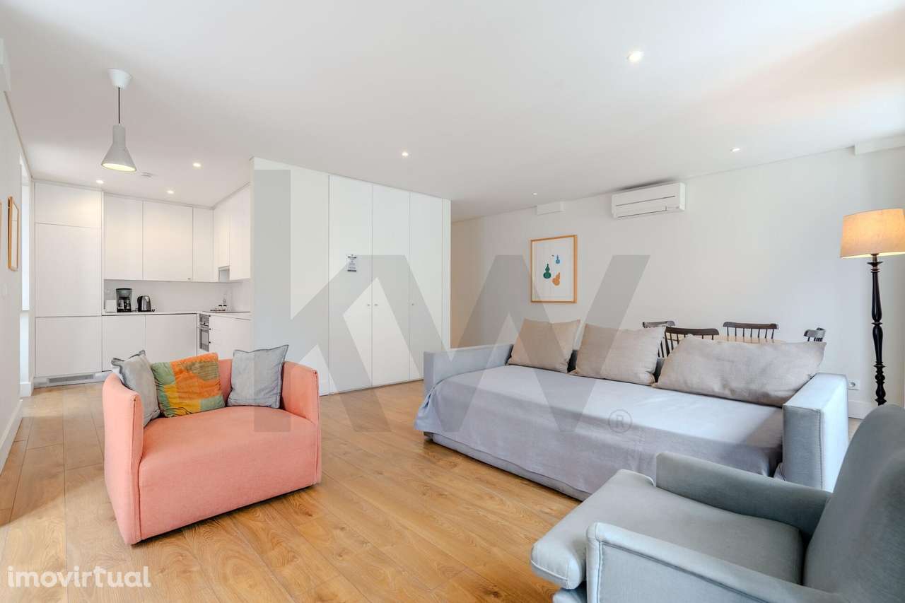 T1 com Varandas na Rua do Poço dos Negros com 4% yield no 1 ano. - Grande imagem: 3/24