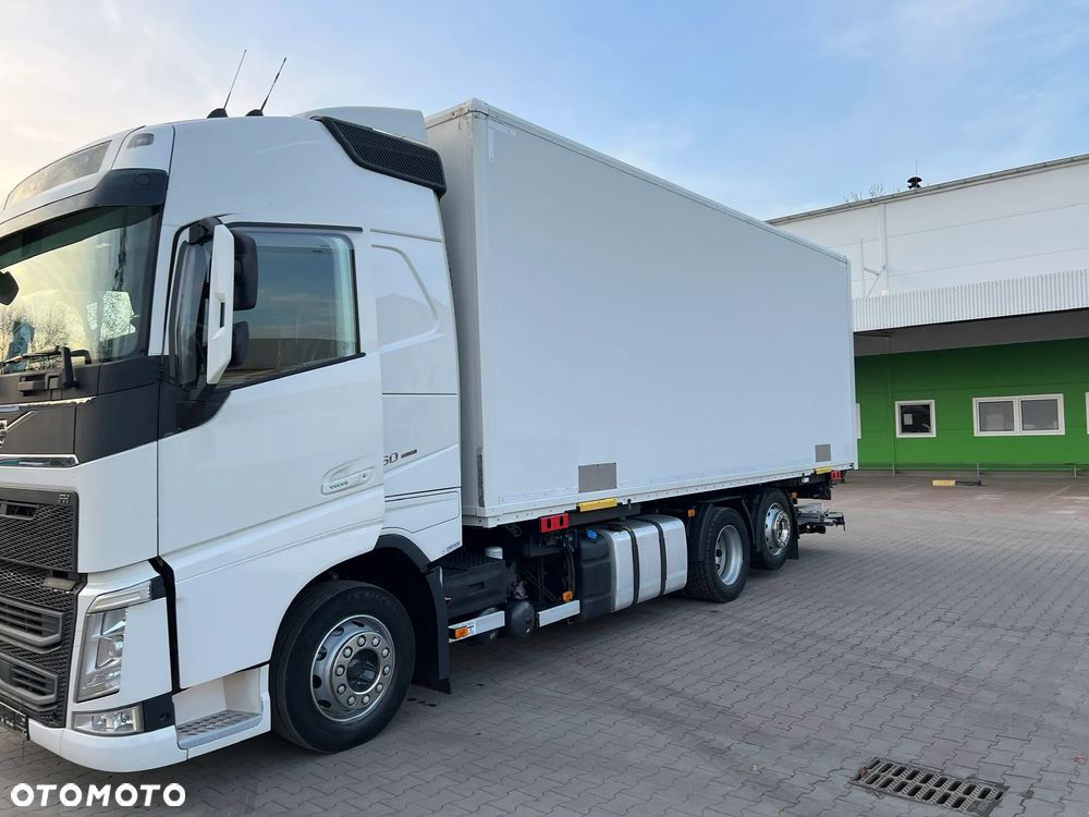 Volvo FH 460 Xenony Klimapostojowa winda Niemcy - 12
