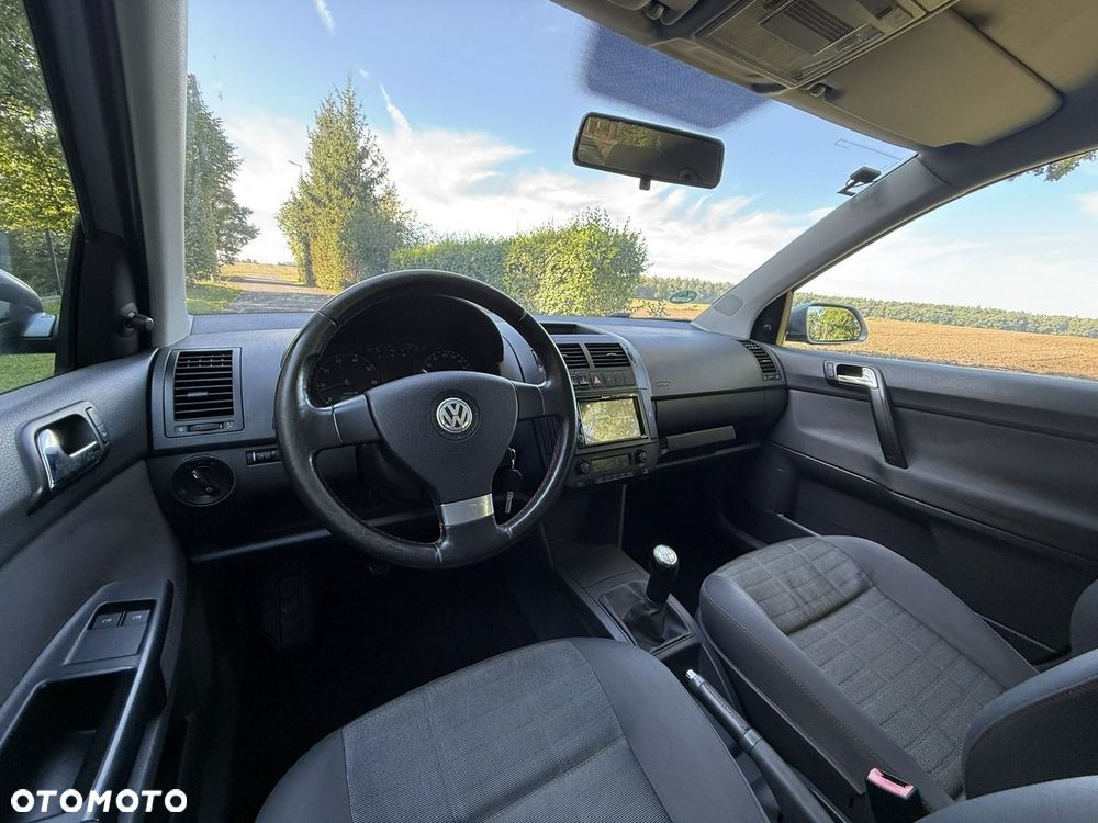 Volkswagen Polo 1.4 16V Comfortline - 20