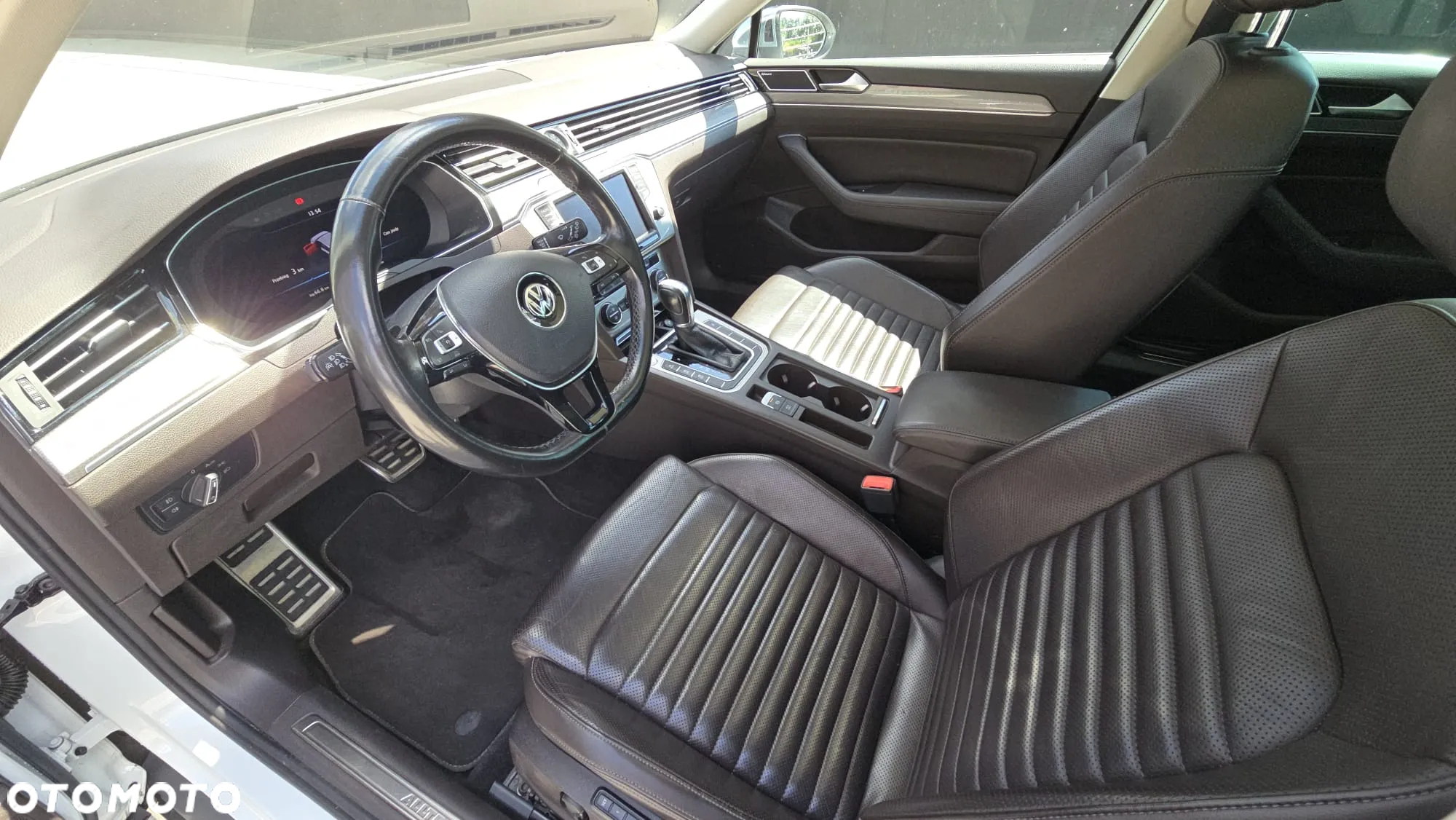 Volkswagen Passat 2.0 TDI Bi-Turbo BMT 4Mot Highline DSG - 12