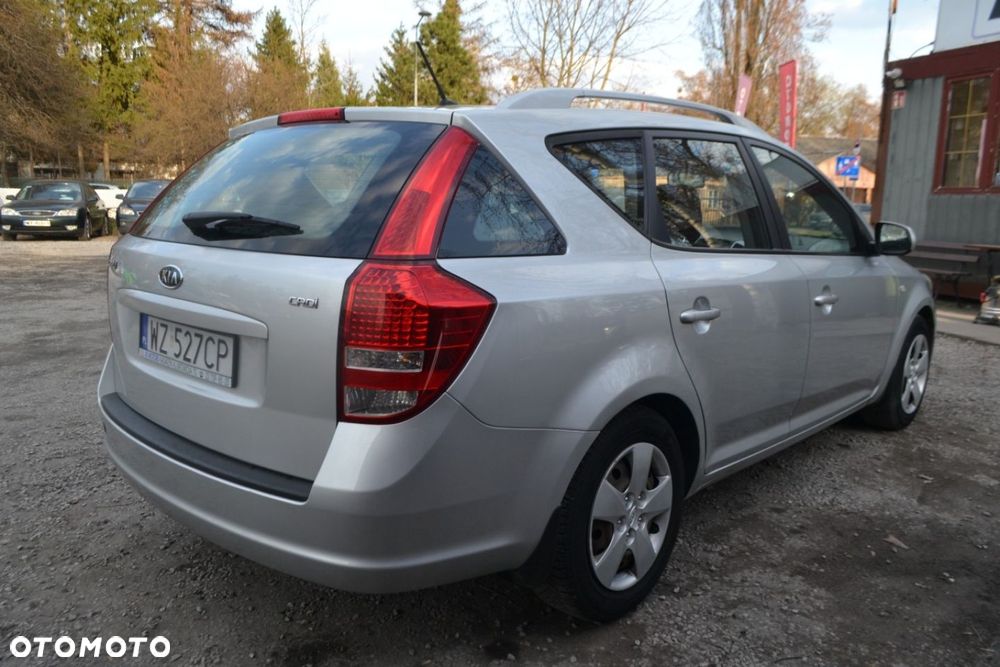 Kia Ceed - 4