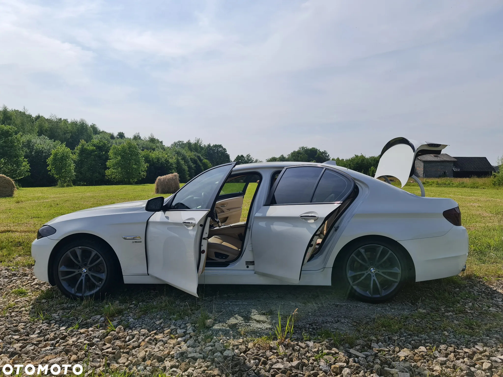 BMW Seria 5 528i xDrive - 15