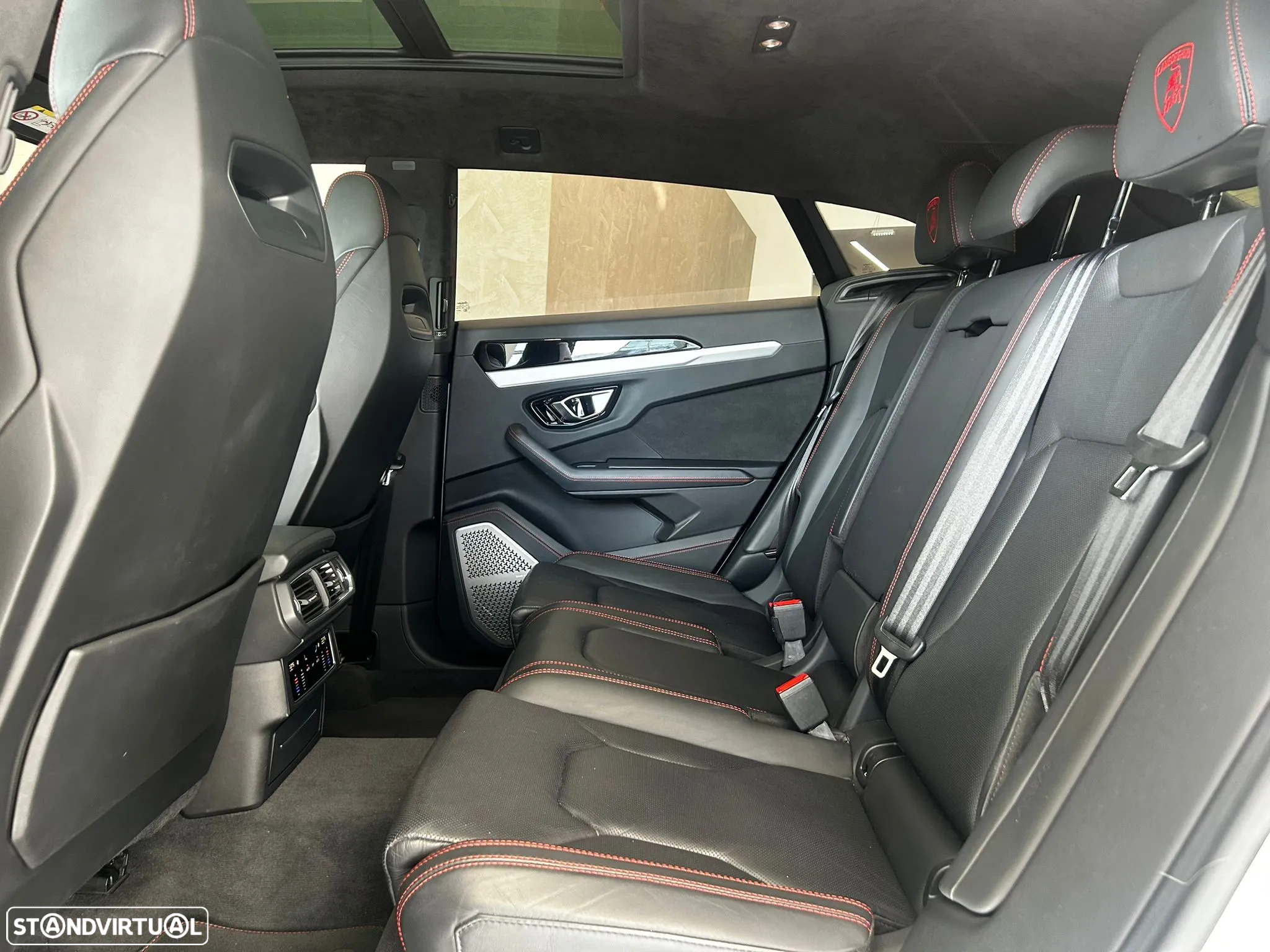 Lamborghini Urus 4.0 V8 - 12