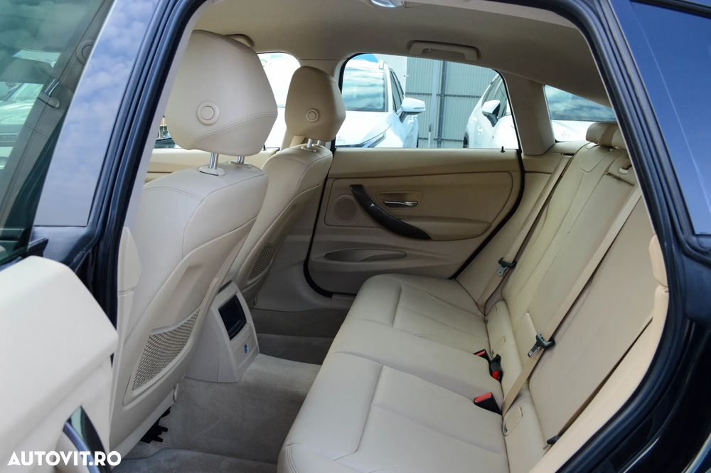 BMW Seria 3 320d Sport-Aut. Luxury Line - 26