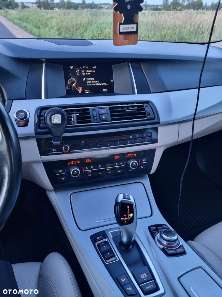 BMW Seria 5 520d xDrive - 9